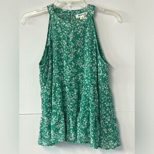 Monteau Los Angeles green floral sleeveless flowy blouse. Size Small.